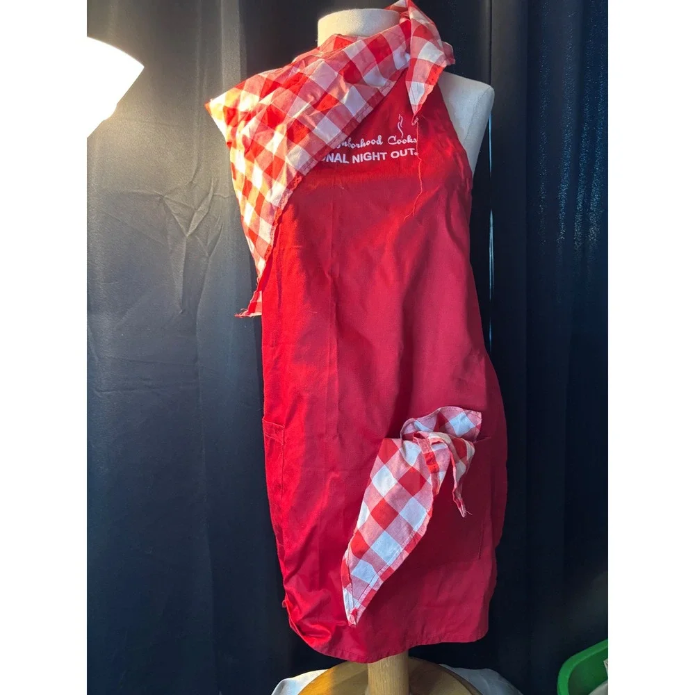 Global by Admanco Red National Night Out Apron with Gingham Napkins Set 07-18-65